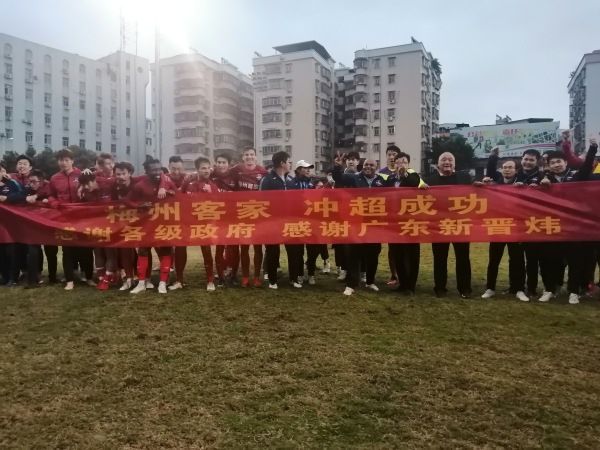 学子对党深情告白：体会到了建党的不易学子观影眼泛泪花 预备党员向党深情告白雪暴来袭黑白世界揭示多面人性 雪代巴是剑心之妻，并成为其抑制心灵迷失的灵魂剑鞘，剑心脸上十字刀疤的故事起源